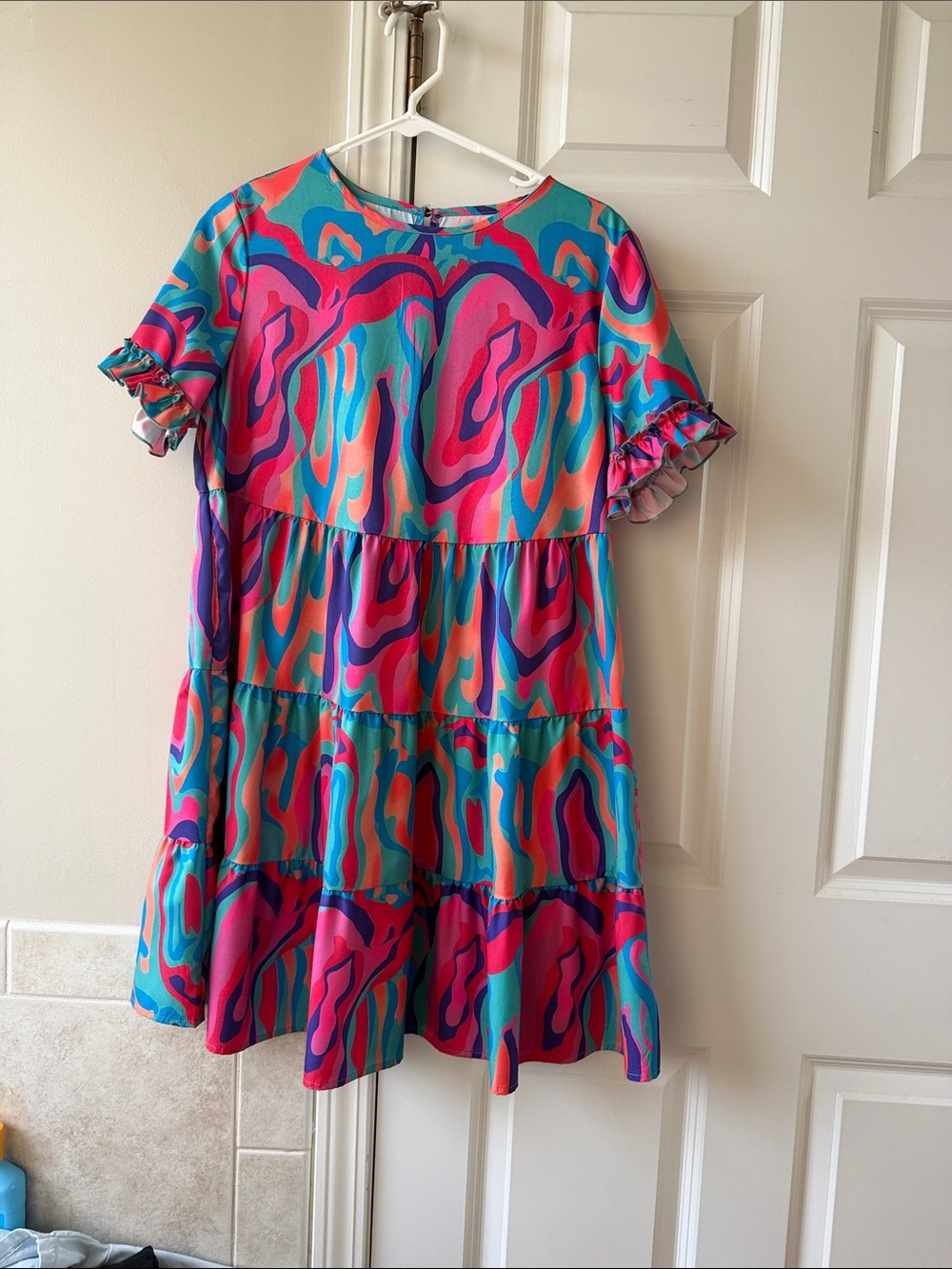 SHEIN Multicolor Abstract Tiered Ruffle Sleeve Dress